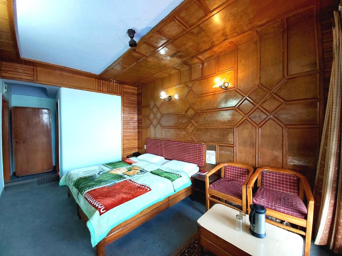 Goroomgo Radha Continental Nainital Exterior photo
